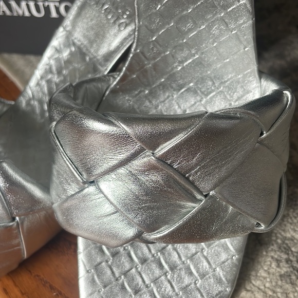Vince Camuto Heels in SILVER!🖤 - Picture 3 of 11